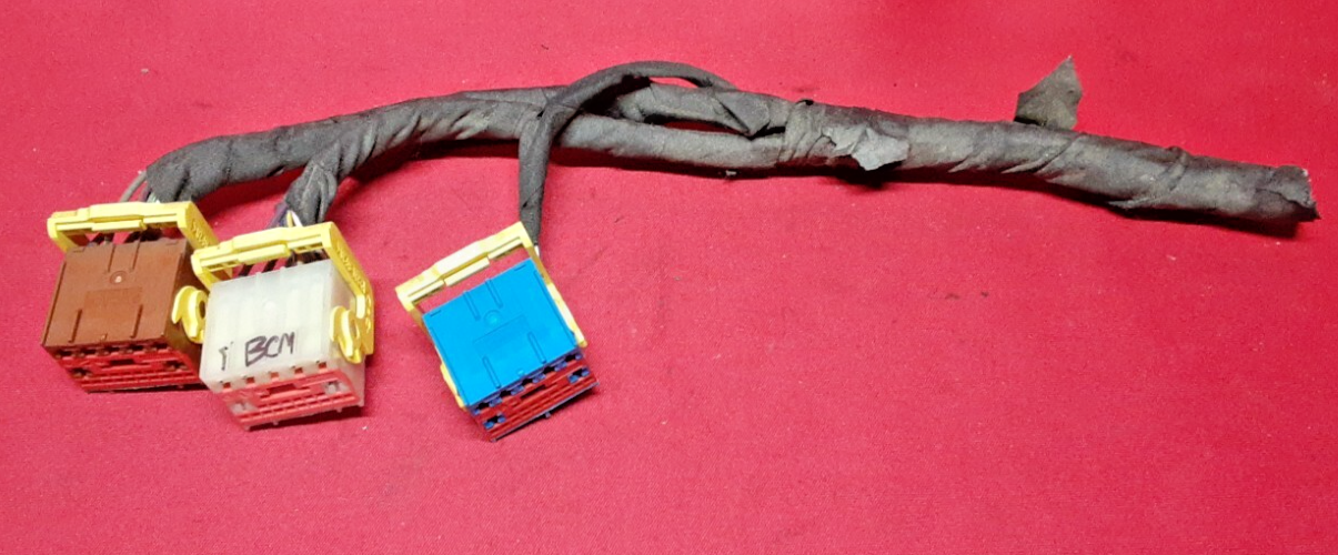 2013 Lincoln MKT Chassis Body Control Module BCM  DE9318B008AG  PIGTAIL ONLY!