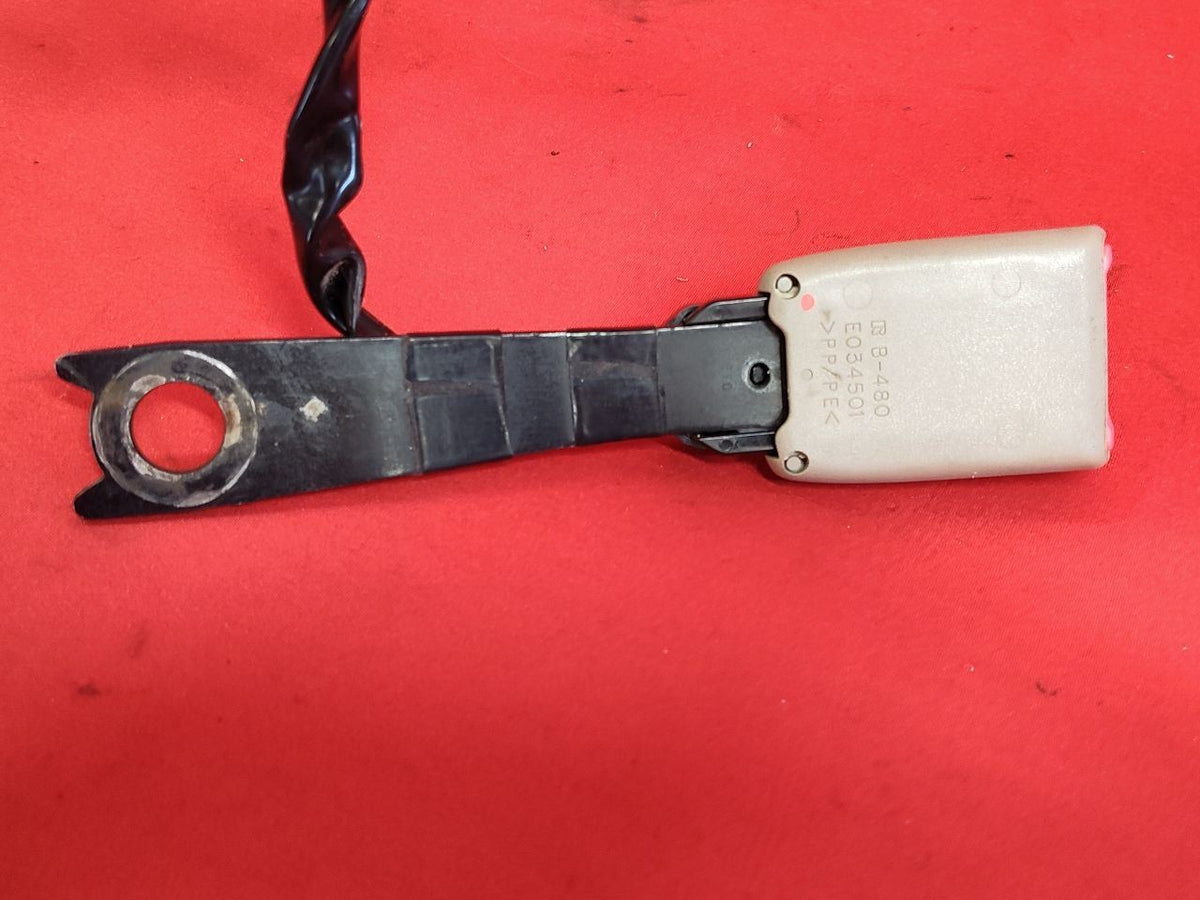 2006-2012 Toyota Rav4 Japan Built FRONT LEFT DRIVER Seat Belt Buckle Tongue
