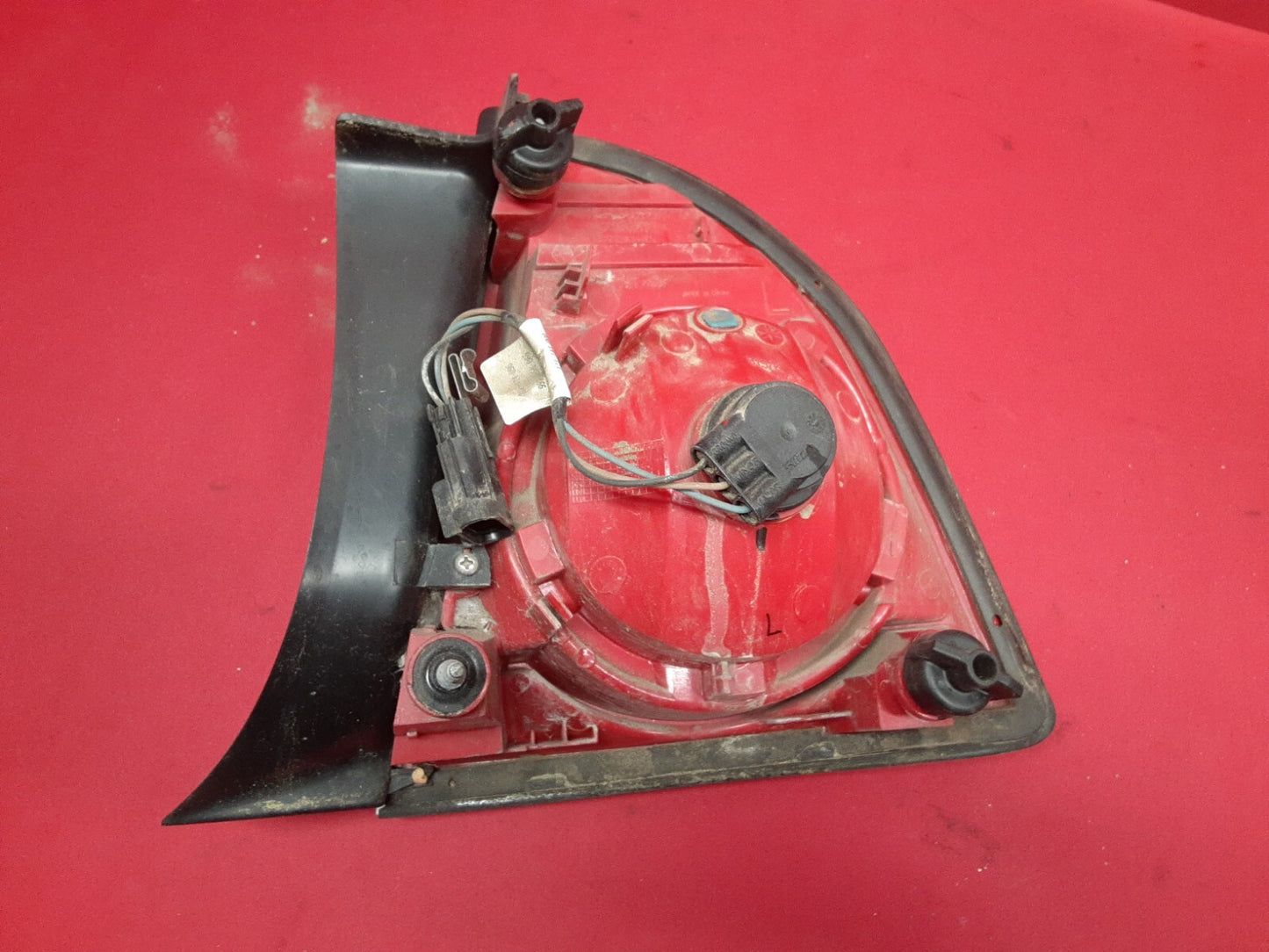 2008 - 2012 Chevy Chevrolet Malibu LEFT OUTER Tail Light Lamp on Body 20914363