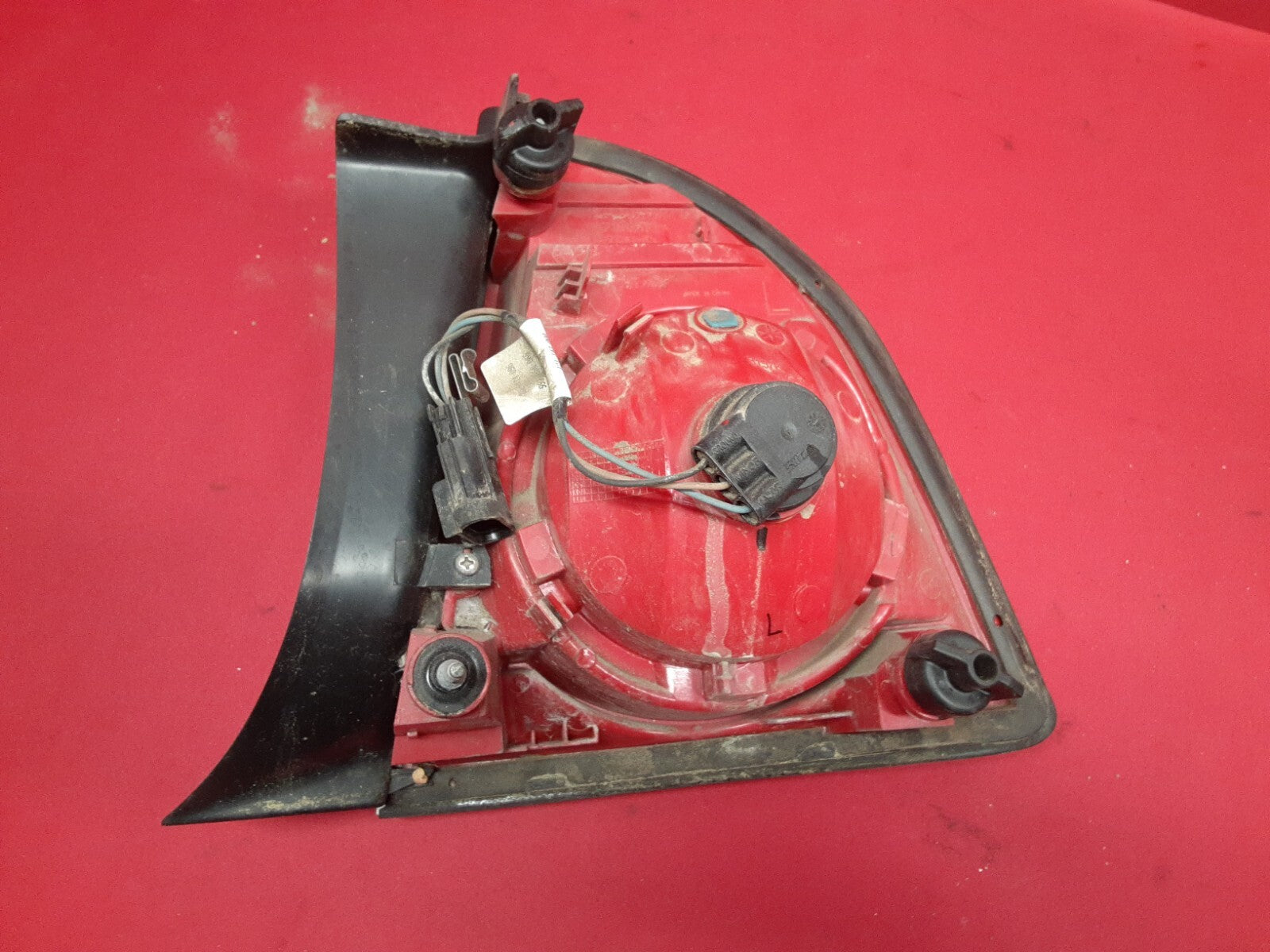 2008 - 2012 Chevy Chevrolet Malibu LEFT OUTER Tail Light Lamp on Body 20914363