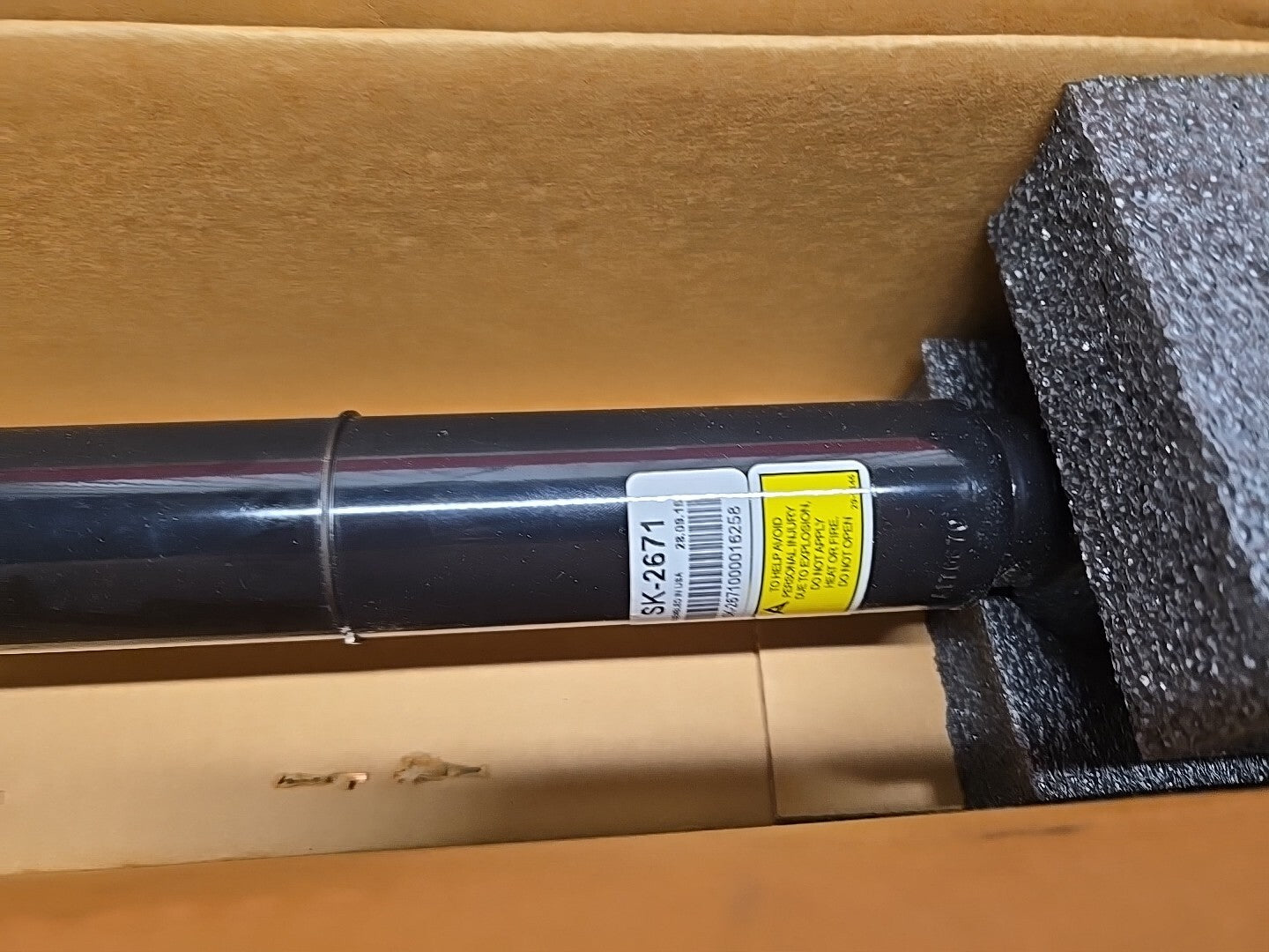 Arnott Suspension SK-2671 Front Shock SET for 2007 - 2014 GM *MISSING HARDWARE*