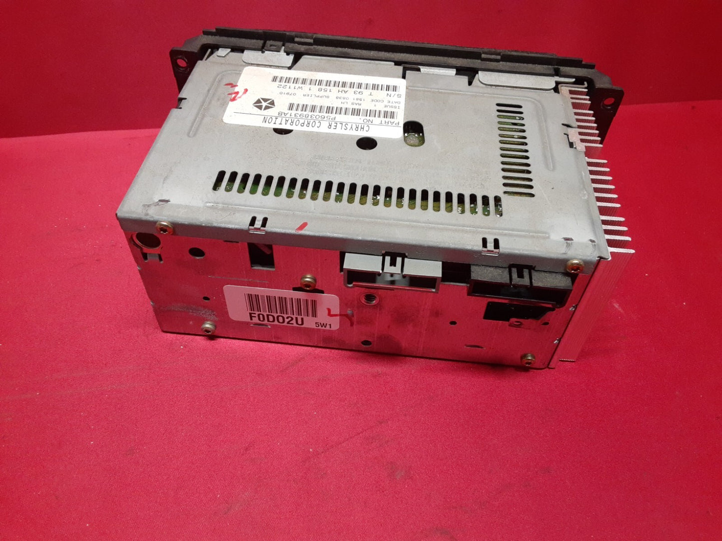 2001 2002 Dodge Chrysler Jeep Radio AM/FM Cassette Stereo 56038931AB