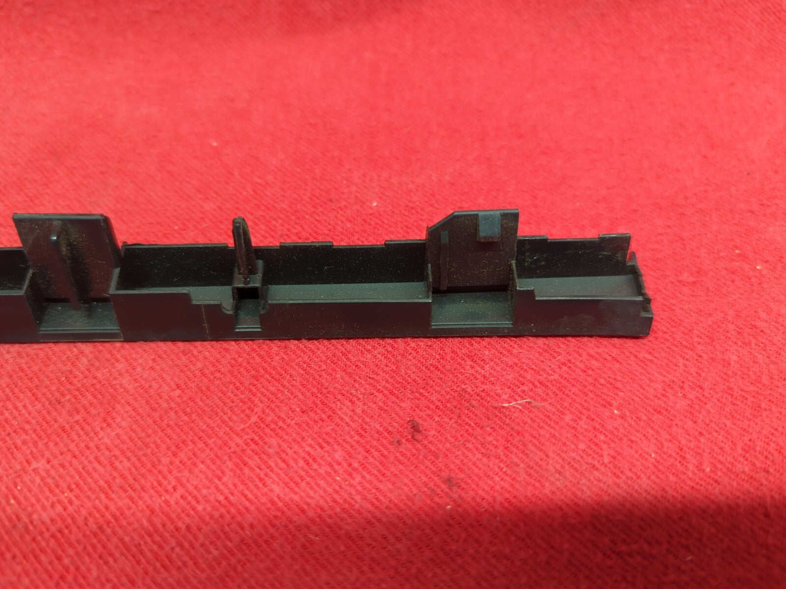 2006 2007 VW Volkswagen Passat Dash Panel Above Radio Trim Bezel Strip Black