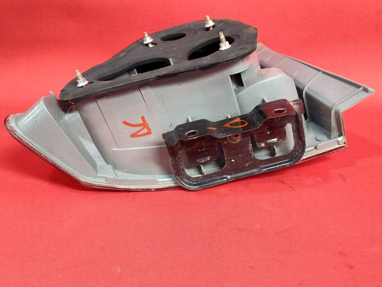 2006-2008 Honda Civic SEDAN Body Quarter Mounted RIGHT PASSENGER Tail Light Lamp