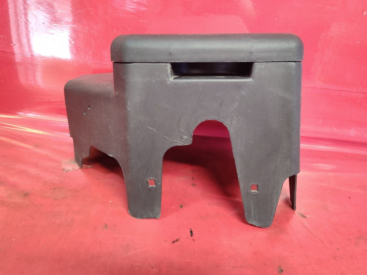 1999-2006 Chevy GMC Cadillac Hummer Engine Fuse Box Junction Block Cover