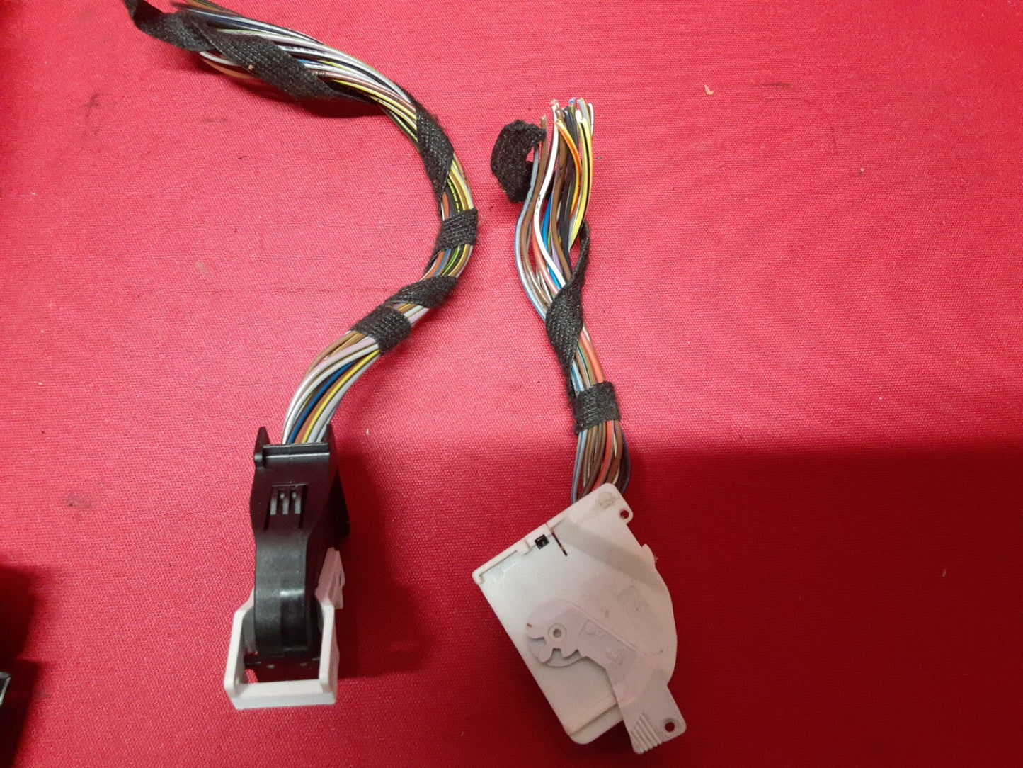 2003 - 2006 Land Rover Range Rover HSE Body Control Module YWC000922  - PIGTAILS