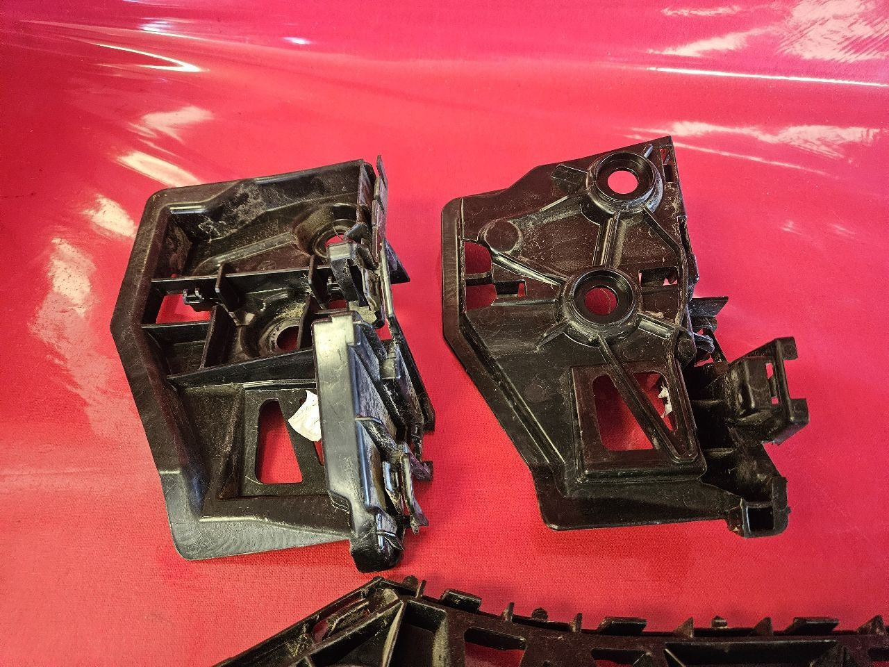 2018-2024 VW Volkswagen Tiguan REAR Bumper Brackets & Guides Set of Four