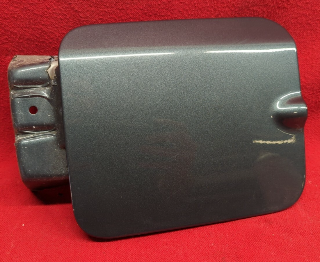 2006 2007 2008 2009 2010 Dodge Charger Fuel Gas Filler Door Lid Magnesium Pearl