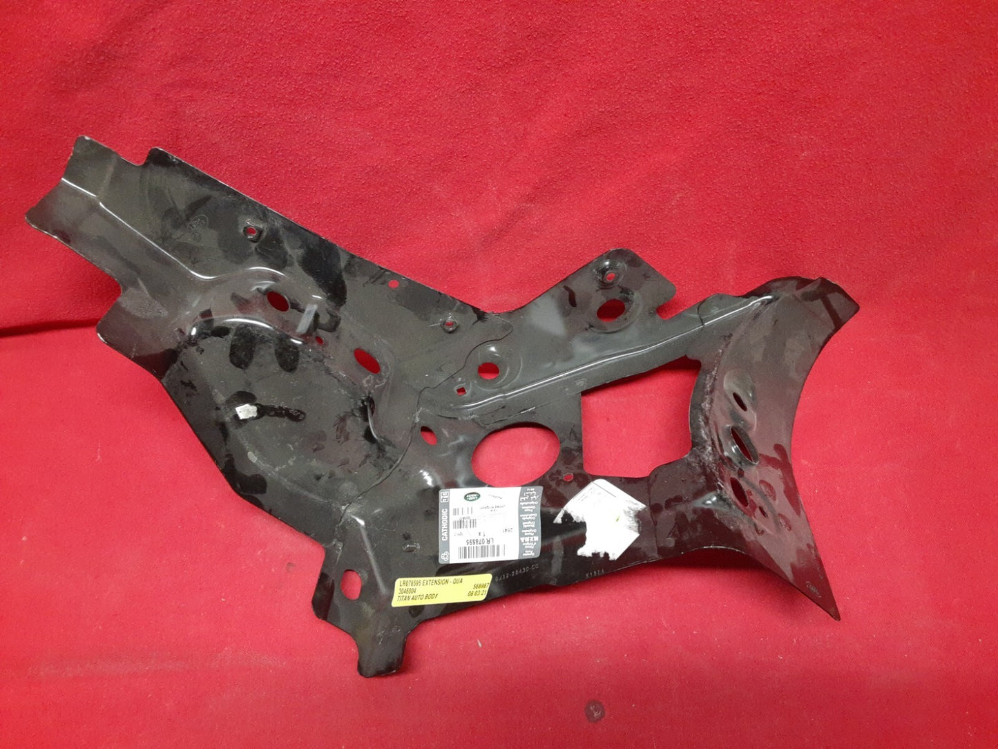 2017 2018 2019 Land Rover Range Rover Evoque LEFT Water Drain Panel LR078595