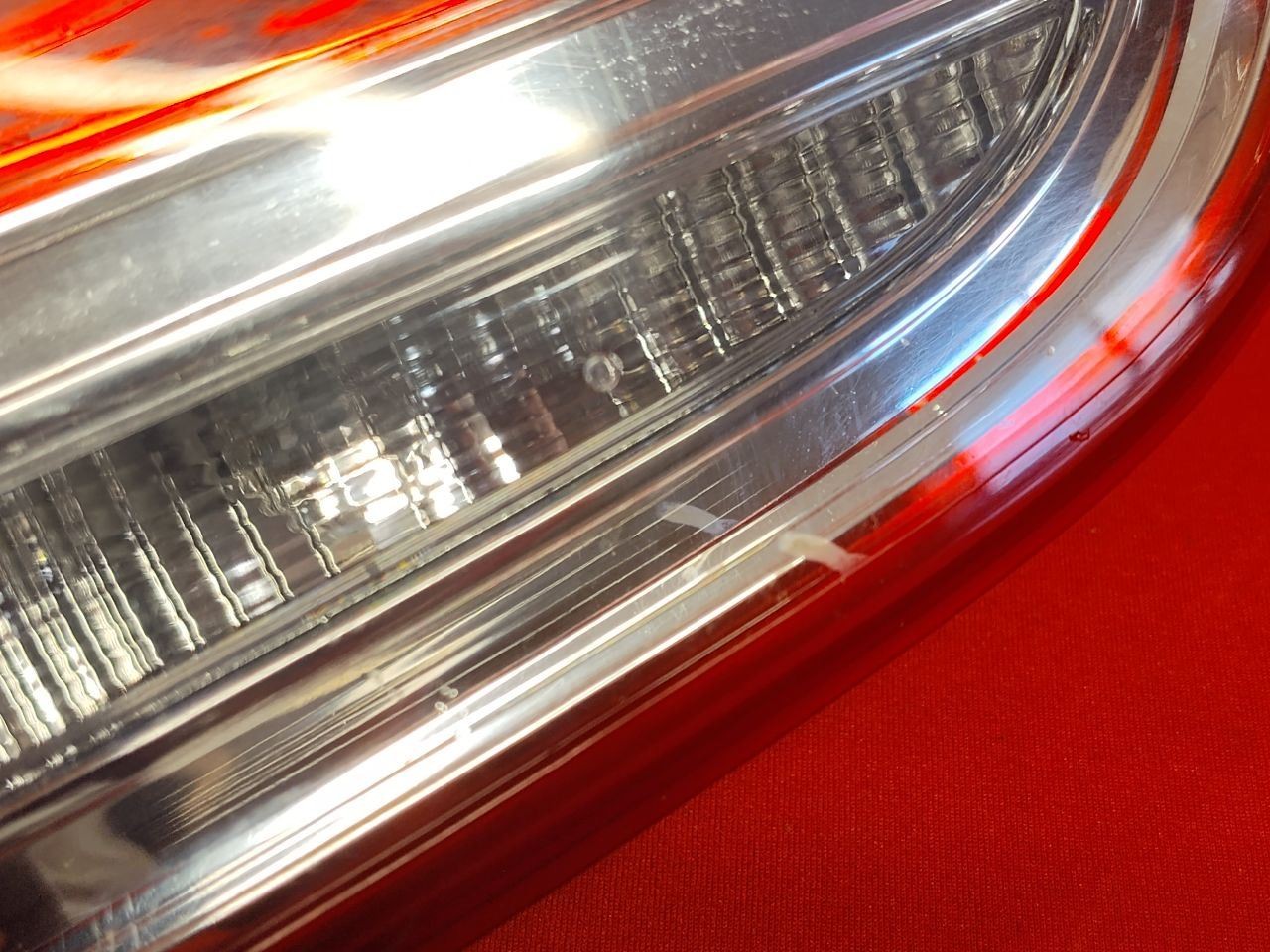 2016-2018 Kia Sorento LEFT DRIVER INNER Hatch Tail Light Lamp w/ Socket HALOGEN