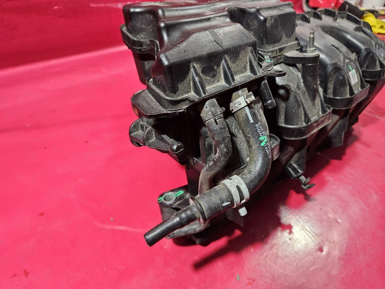 15-17 Rover Discovery Sport / Evoque 2.0L L4 Turbo Upper Intake Manifold Plenum