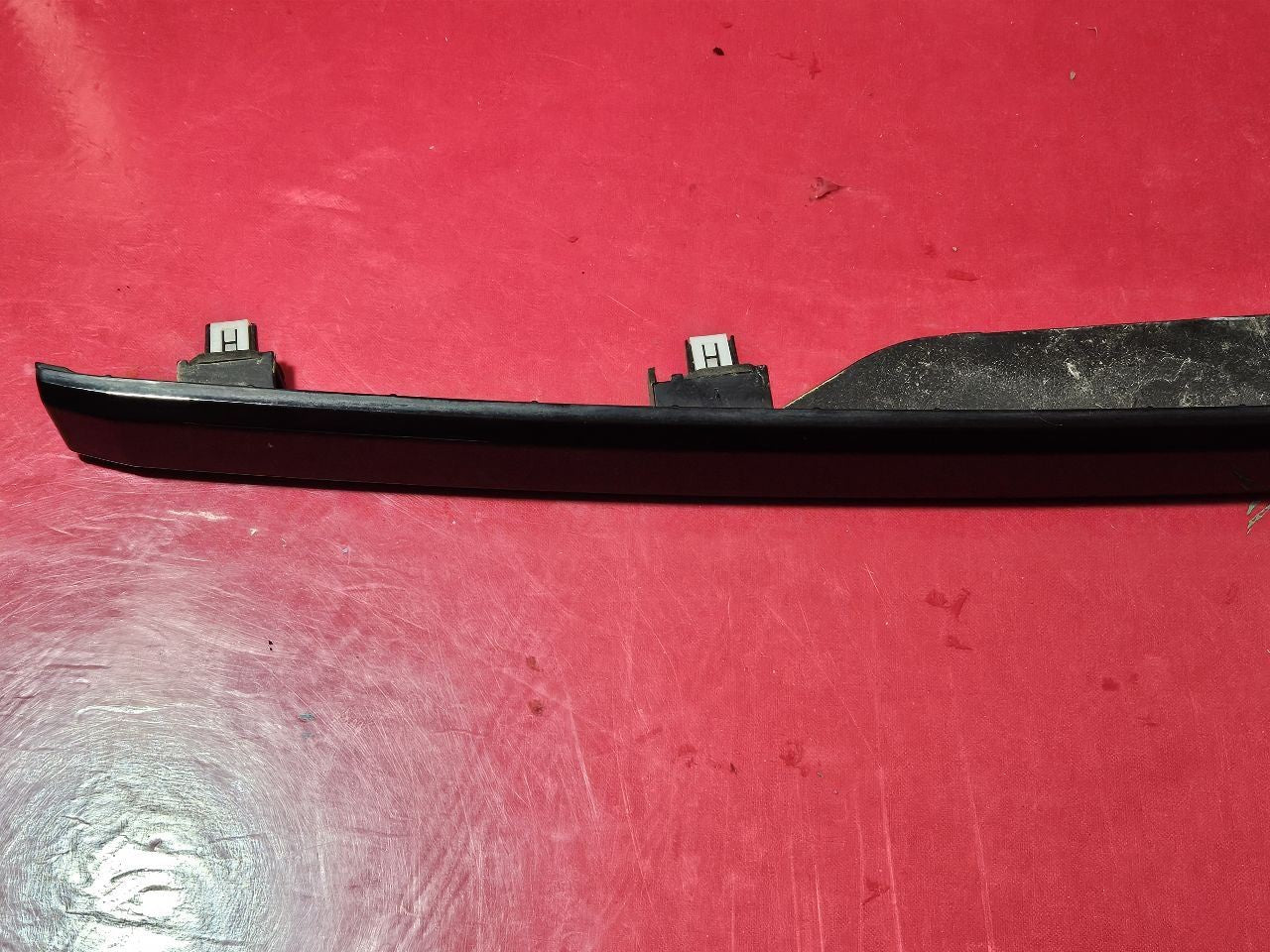 2012-2019 Range Rover Evoque Hatch Liftgate License Lamp Trim Handle Molding