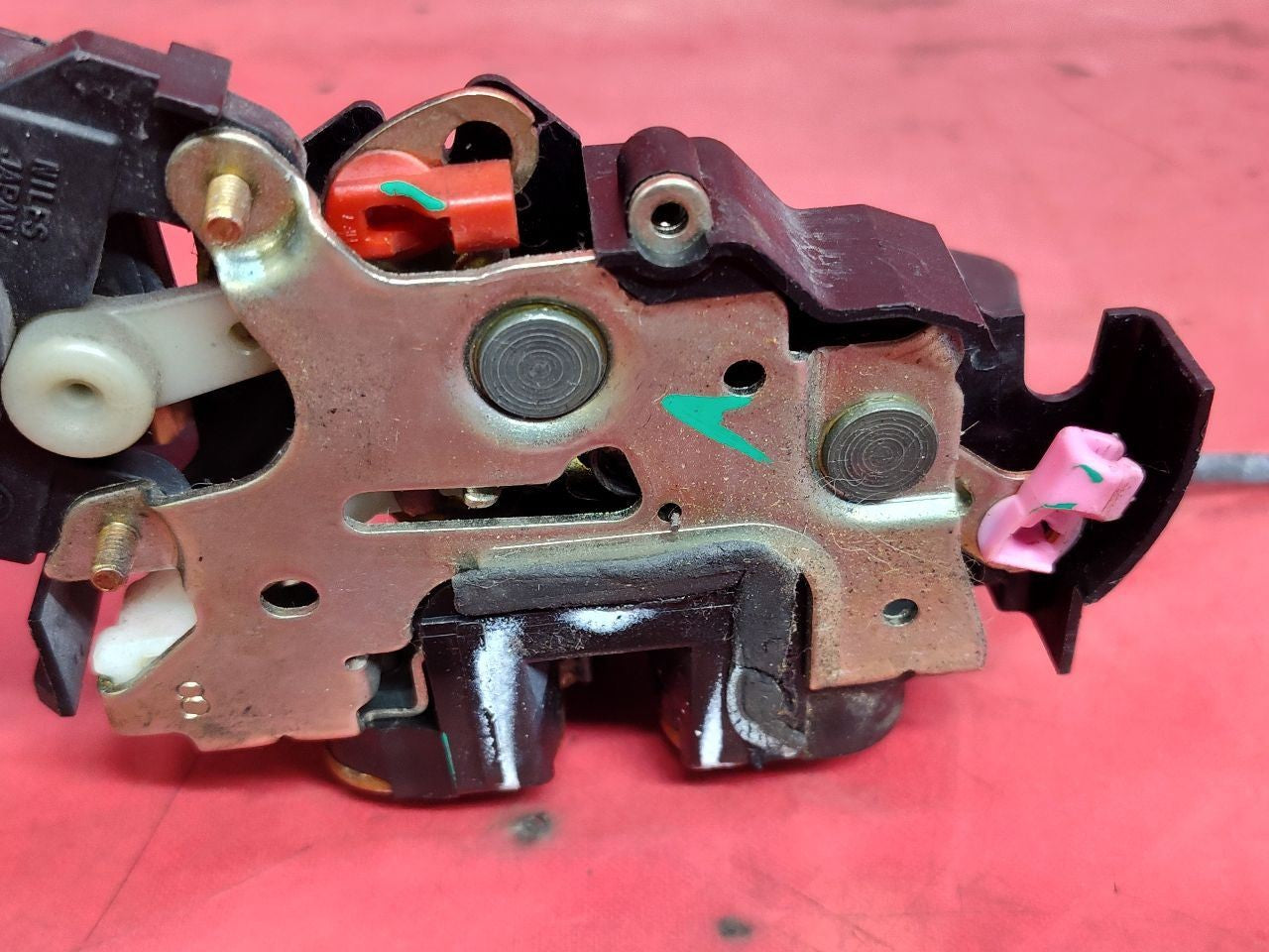 2000-2006 Subaru Wagon FRONT RIGHT PASSENGER Door Latch Power Lock Actuator 139k