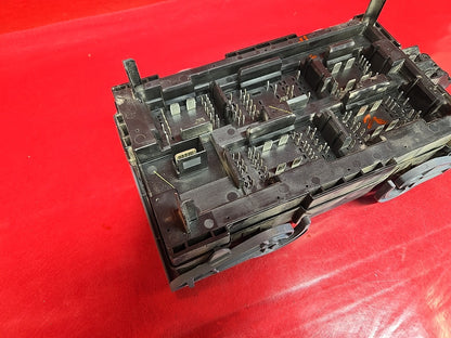 08-10 GM Chevrolet Tahoe Engine Harness Junction Fuse Relay Box [ Hybrid Model ]