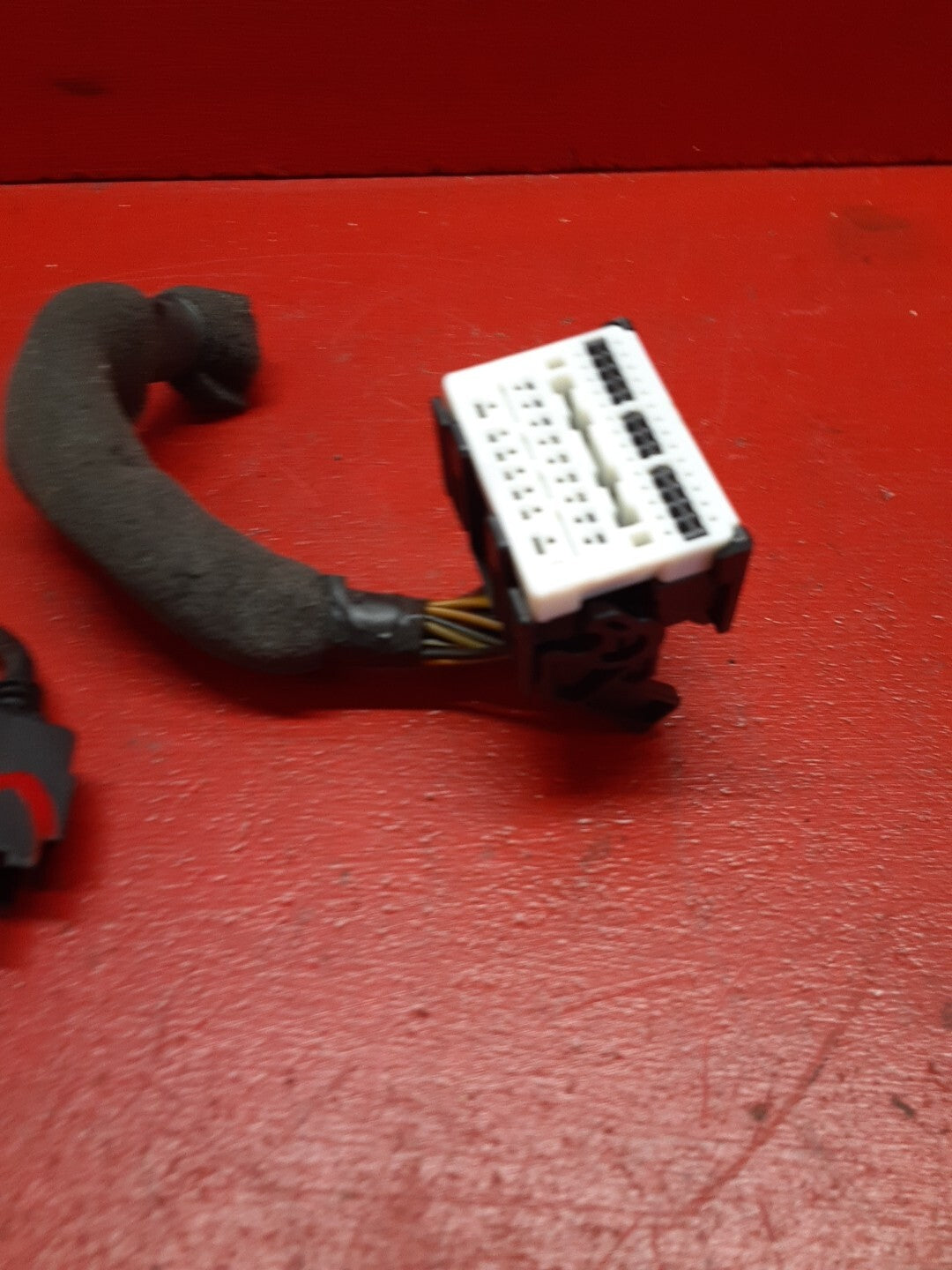 2014Chevrolet Spark Radio Control Unit Pigtails 95413353