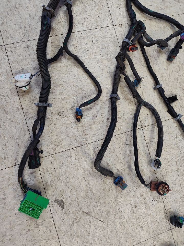 2003-2006 Chevy GMC Cadillac 4WD A/T Headlamp Wiring Harness - *broken sockets*