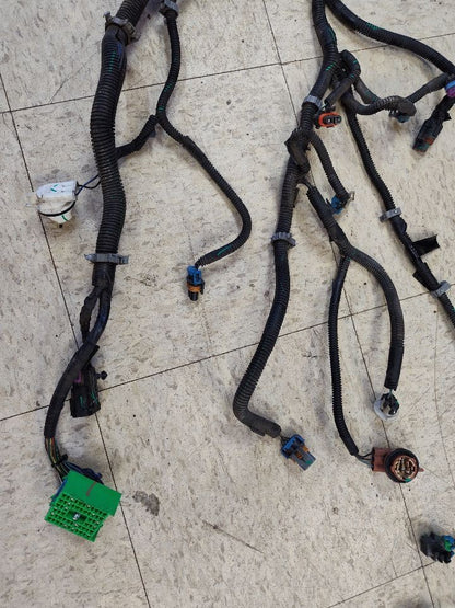 2003-2006 Chevy GMC Cadillac 4WD A/T Headlamp Wiring Harness - *broken sockets*