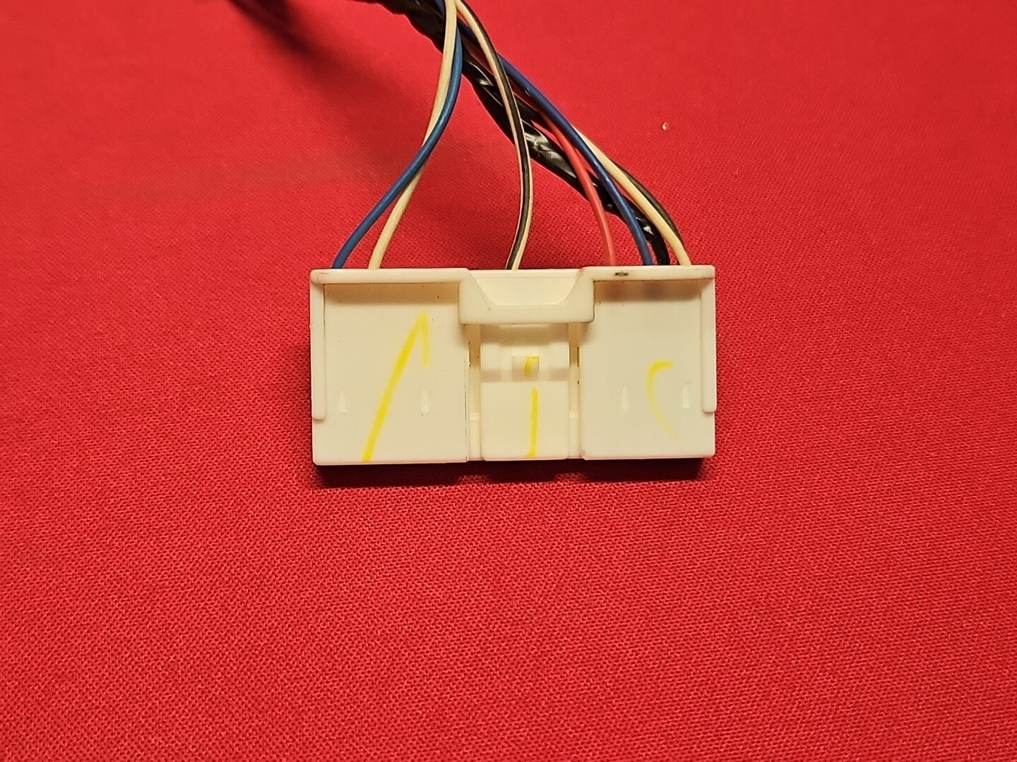 2009 2010 Pontiac Vibe / 09 Toyota Matrix ABS Traction Control Module   PIGTAIL