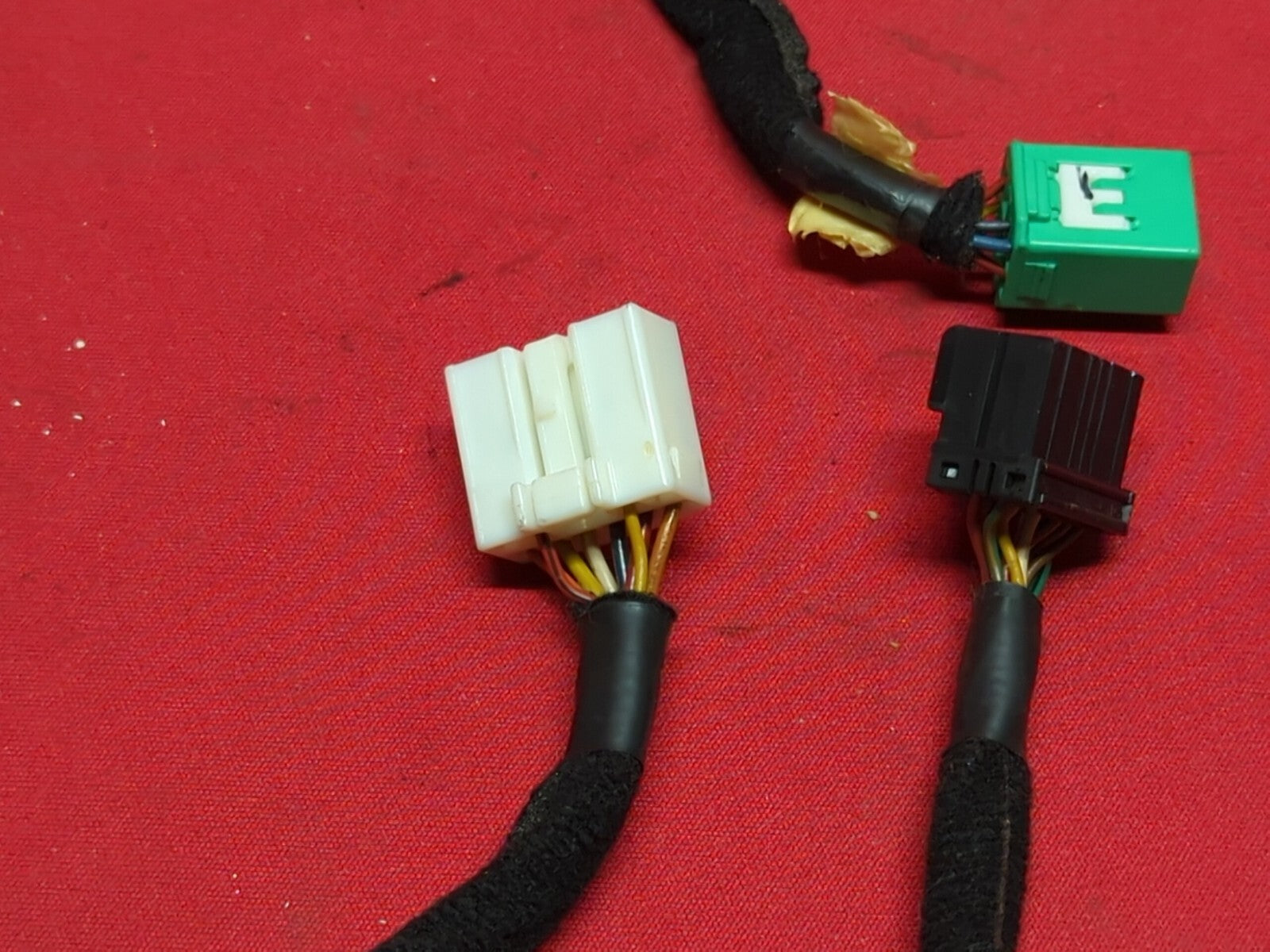 2007 2008 Kia Sorento Digital Clock Hazard Defrost Unit 94500-3E510  PIGTAILS