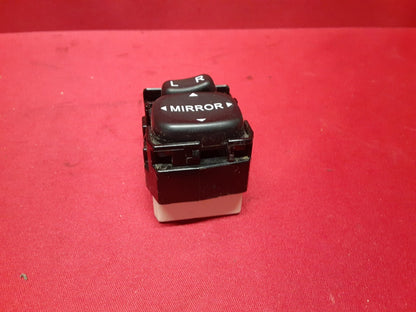2001 - 2017 Toyota Scion Side View Wing Mirror Adjustment Switch 84872-02060