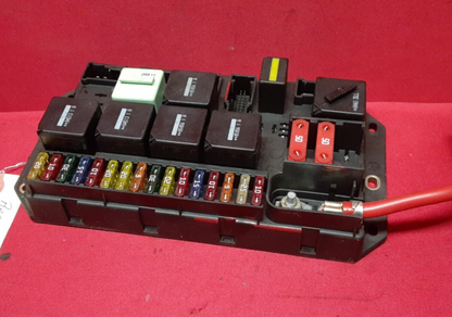 2005 Land Rover Range Rover HSE 4.4L V8 REAR Fuse Box Block YQE500290