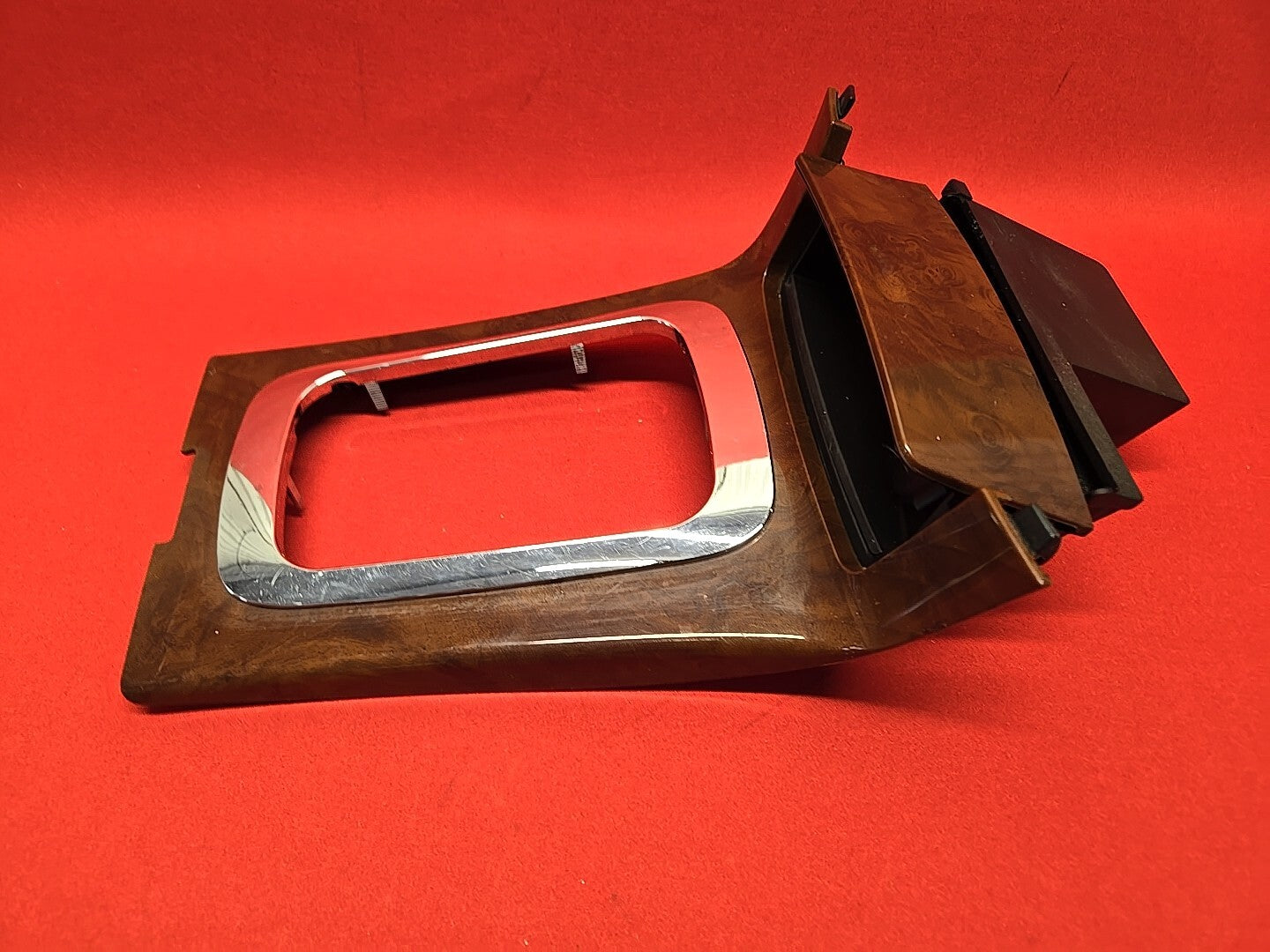 2007-2009 Saturn Aura Shifter Trim Wood Grain Ebony W/ Ash tray 22714521