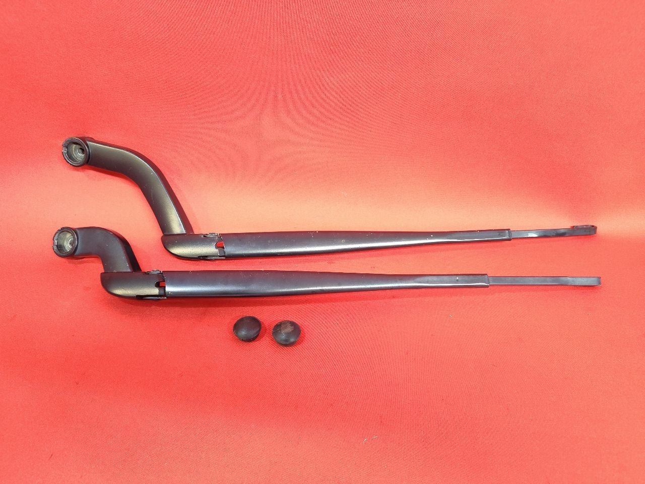2010-2016 Land Rover LR4 Front Windshield Wiper Arm SET - From VIN CA620199