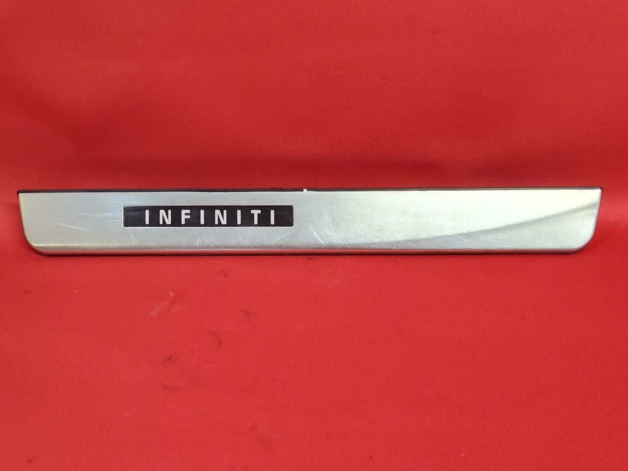 2011-2020 Infiniti Qx56 Qx80 Front RIGHT PASSENGER Illuminated Scuff Kick Plate