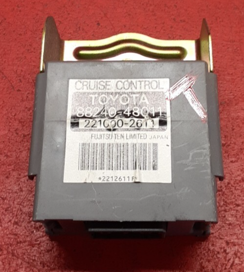 1999 2000 2001 Lexus RX300 Cruise Control Module Unit 8824048011