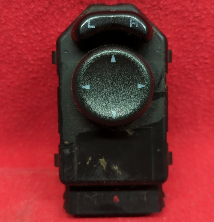 2004 2005 2006 2007 Jeep Liberty Limited Sport Wing Mirror Adjustment Swtich