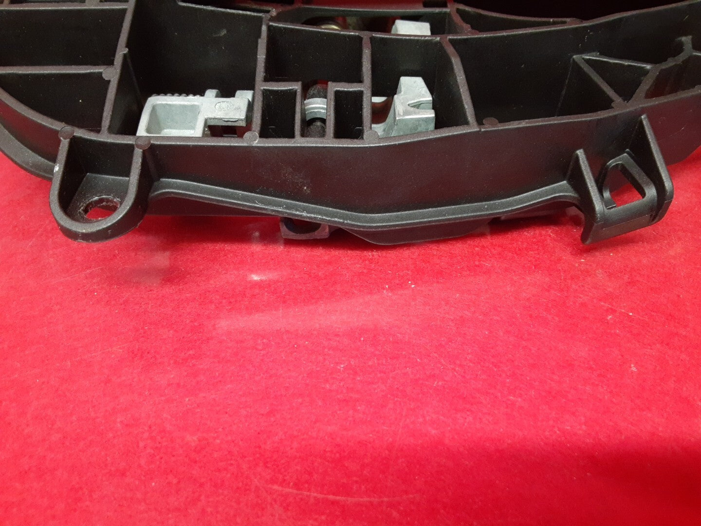 18-20 Buick Regal Sportback TourX RIGHT FRONT PASSENGER Door Handle Rioja Red