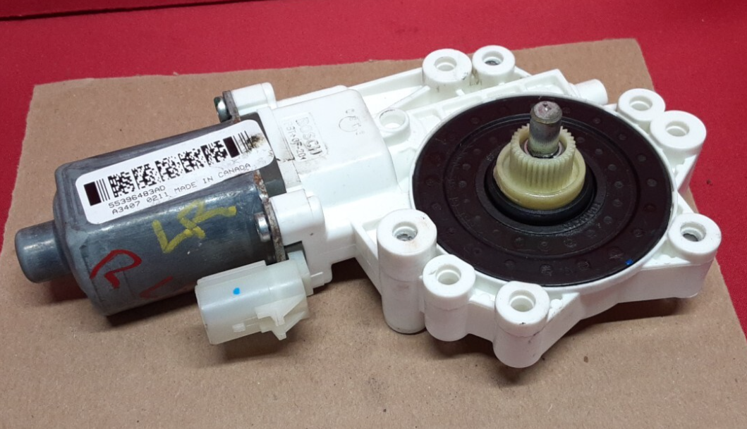2006 - 2010 Jeep Commander REAR LEFT DRIVER Window Motor 55396483AD
