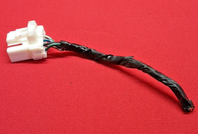 2001 Subaru Outback Key Warning Unit Module PIGTAIL 88013AE00A