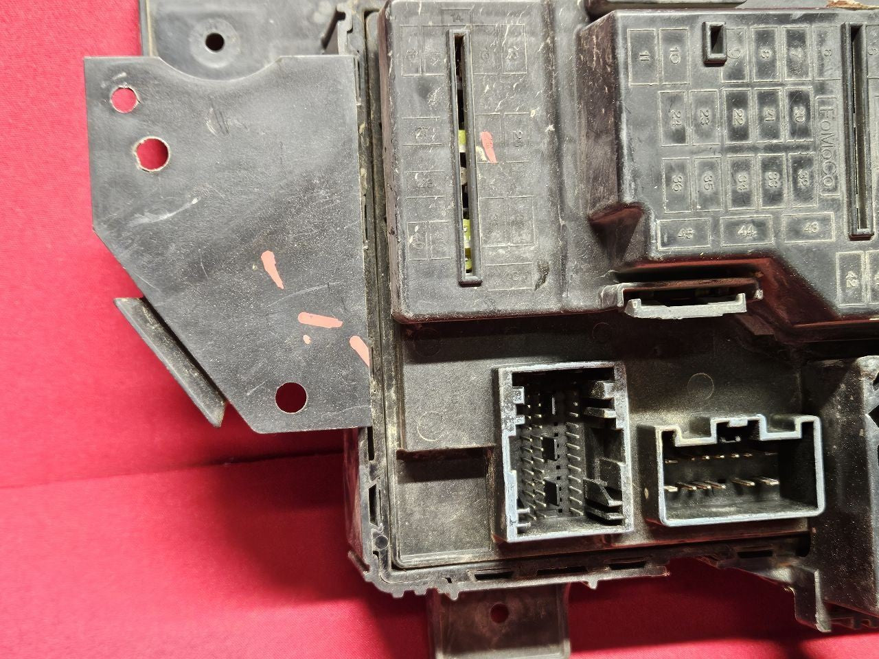 2008-2010 Ford F-250 F-350 Interior Cabin Fuse Box Junction Block Alarm Module