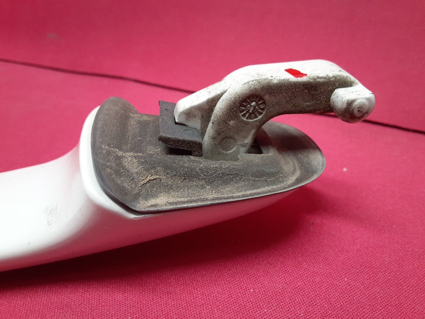 1998 1999 Volvo S70 V70 OUTER RIGHT REAR PASSENGER Door Handle - 189 Polar White