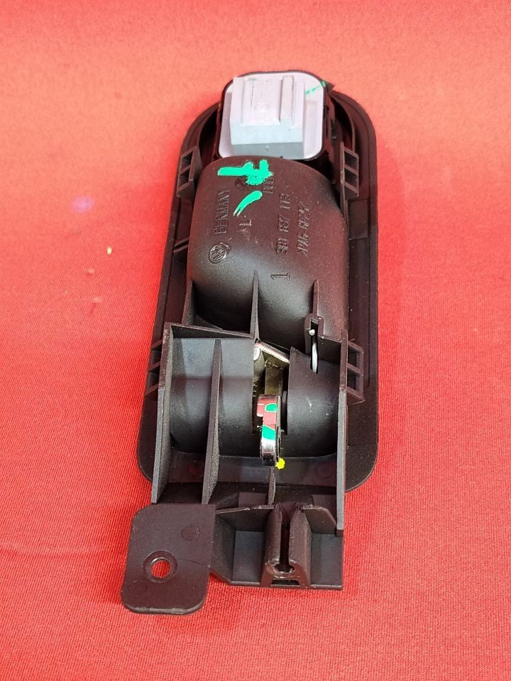 1998-2005 VW Volkswagen Sedan FRONT RIGHT PASSENGER Interior Door Handle Chrome