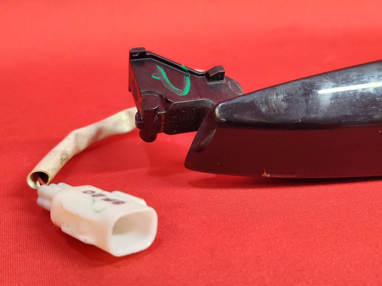 2018-2020 / 22-25 Mitsubishi Eclipse Cross FRONT RIGHT PASSENGER Door Handle