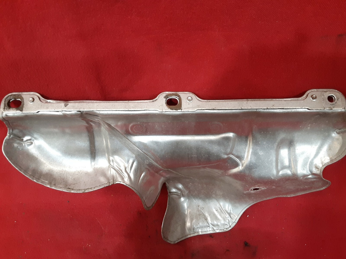 2007 - 2013 Volvo c30 2.5L Turbocharged Exhaust Manifold Shield Cover 30713262