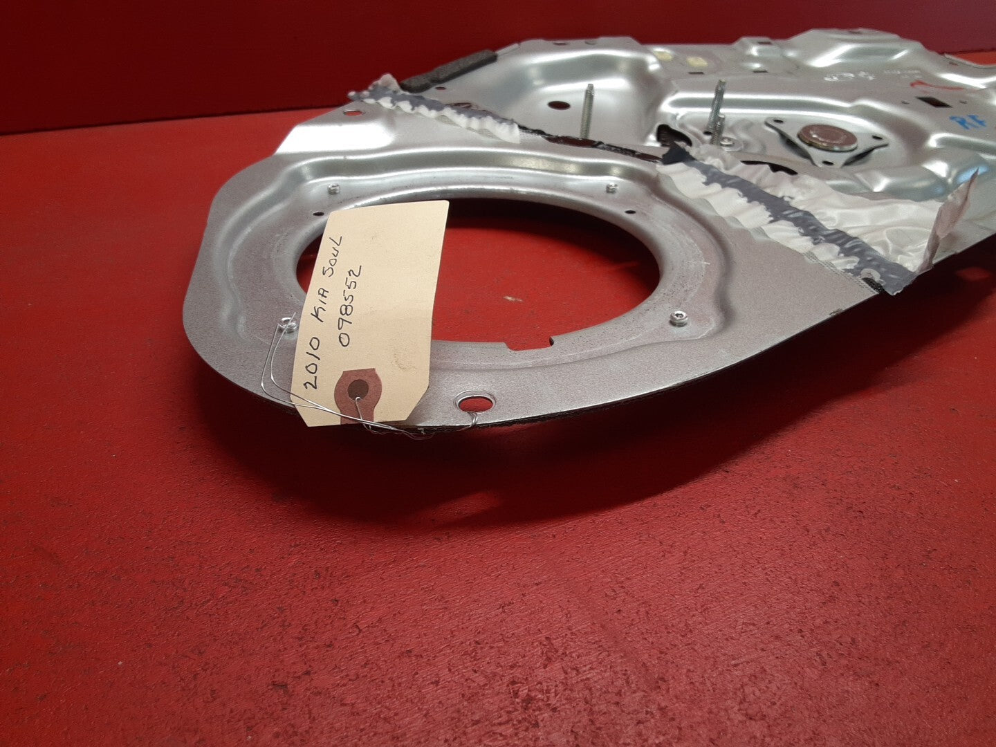 2010 2011 Kia Soul FRONT RIGHT PASSENGER SIDE Window Regulator Assembly