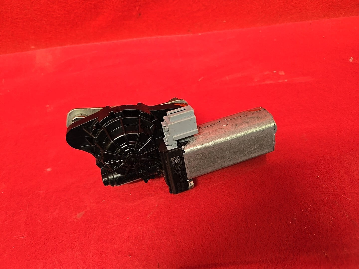 18-20 Buick Regal Sportback TourX 21-23 Envision LEFT DRIVER Recliner Motor