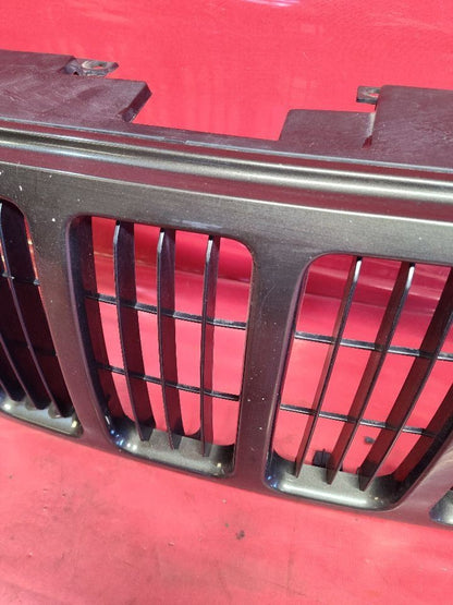 2005-2007 Jeep Grand Cherokee Laredo Radiator Grille Painted PJT Dark Khaki