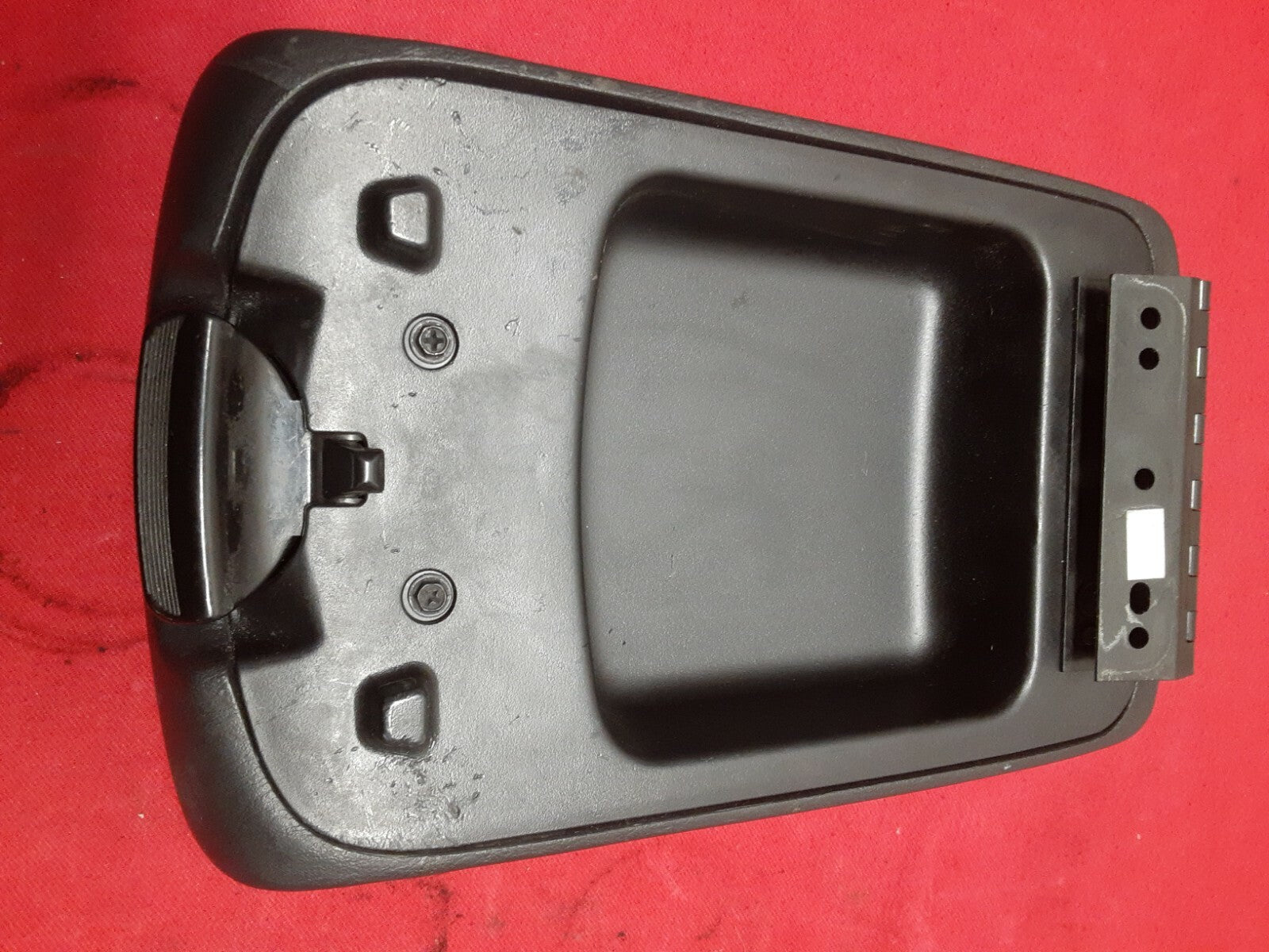 2002 - 2007 - Jeep Liberty Center Console Armret Arm Rest Lid Black