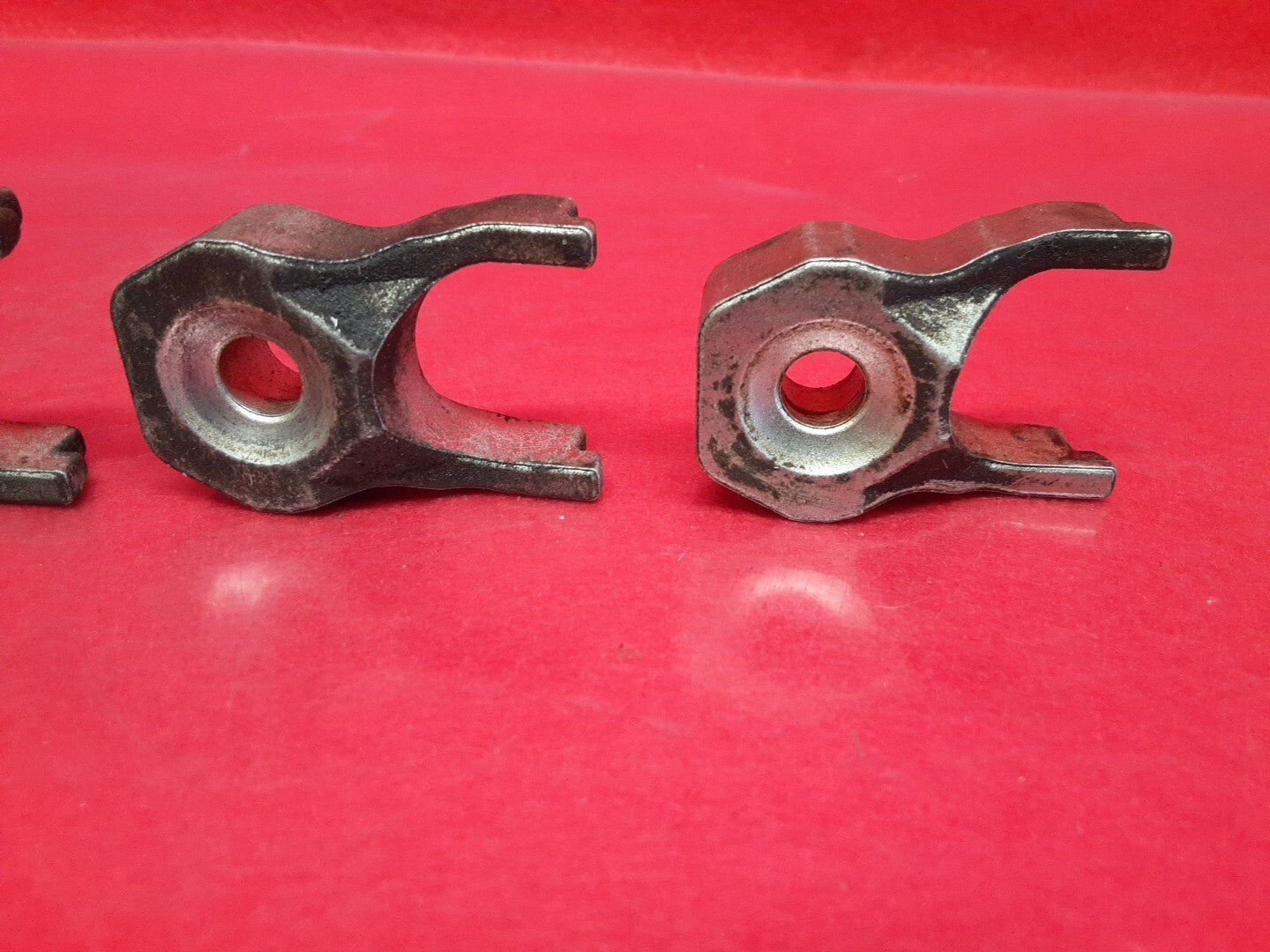 2007 Mazda CX7 CX-7 Fuel Injector Hold Down Bracket Set of 4