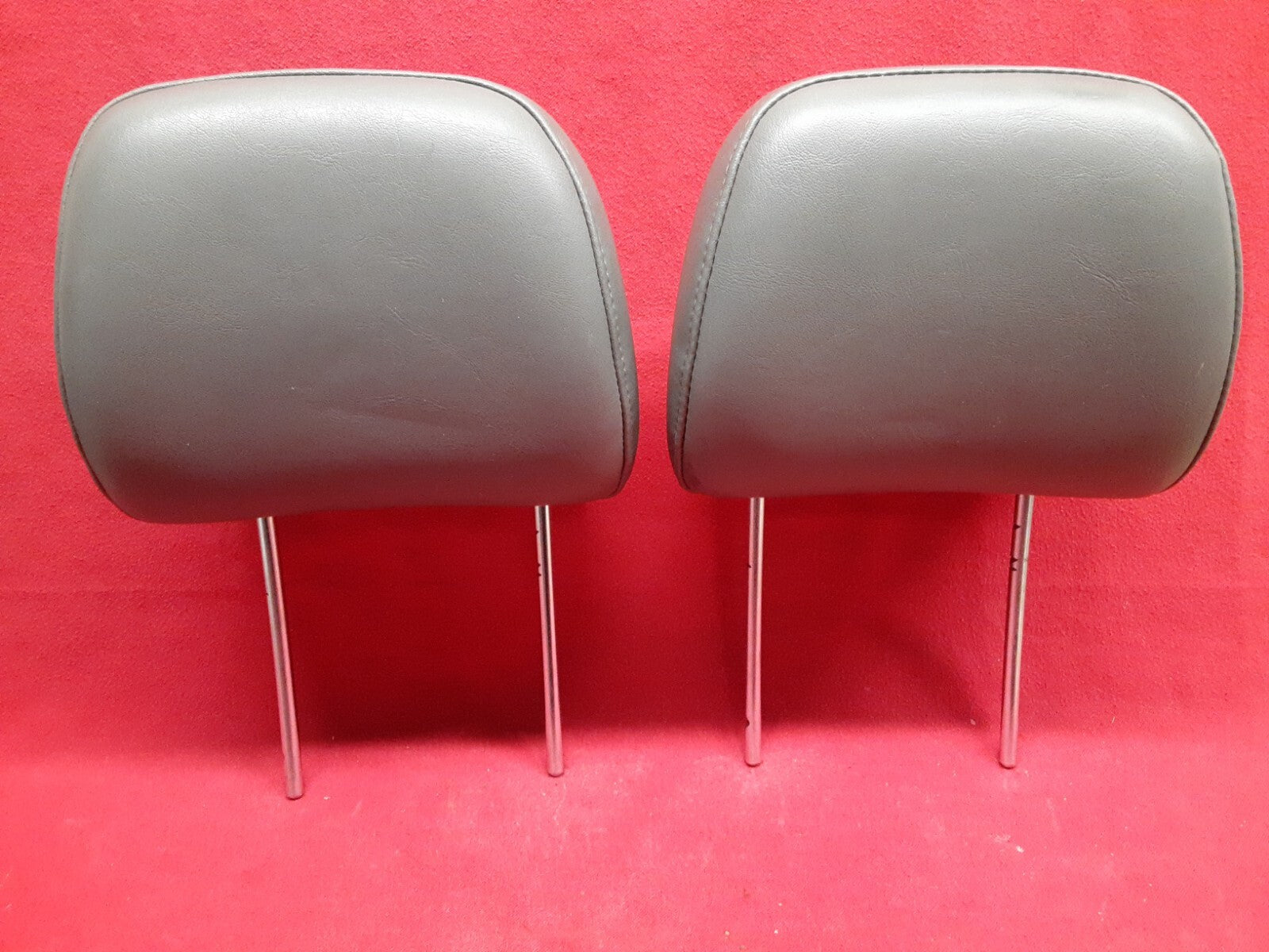2005 2006 2007 Jeep Grand Cherokee FRONT Leather Medium Slate Gray Headrest SET