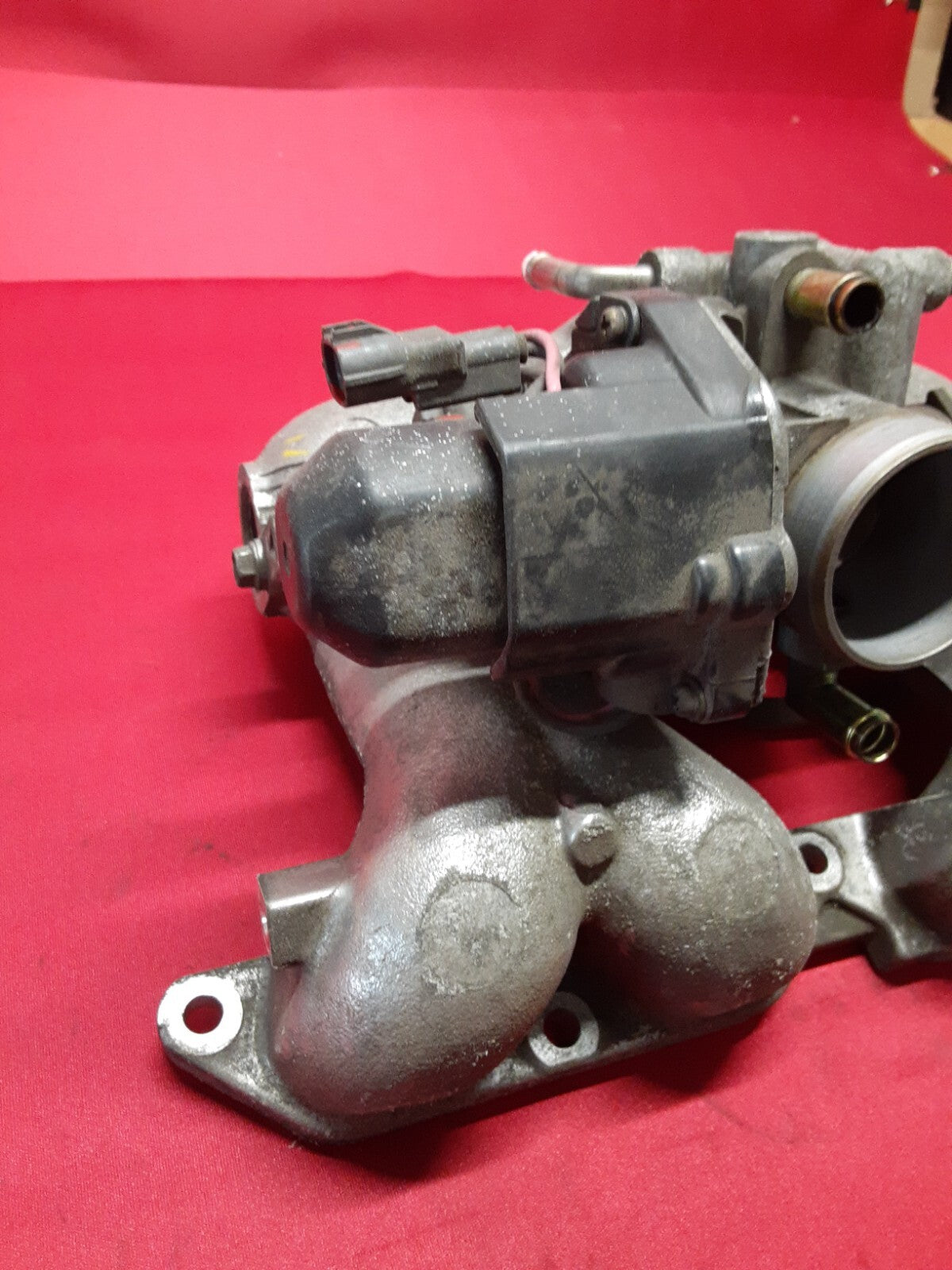 2001 - 2007 Toyota Prius 1.5L Engine Intake Manifold w/ Throttle Body 1710121060