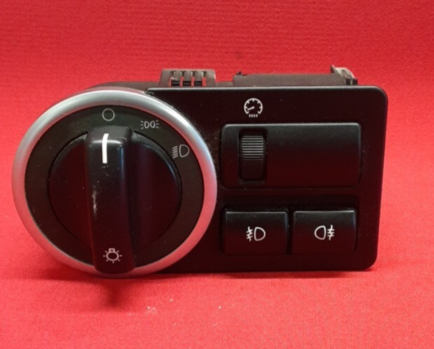 2003-2006 Range Rover HSE Headlight Lamp Switch YUD000161PUY