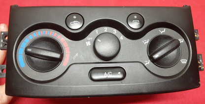 2004 - 2008 Chevrolet Aveo - Climate Control A/C - Heat - 96618920