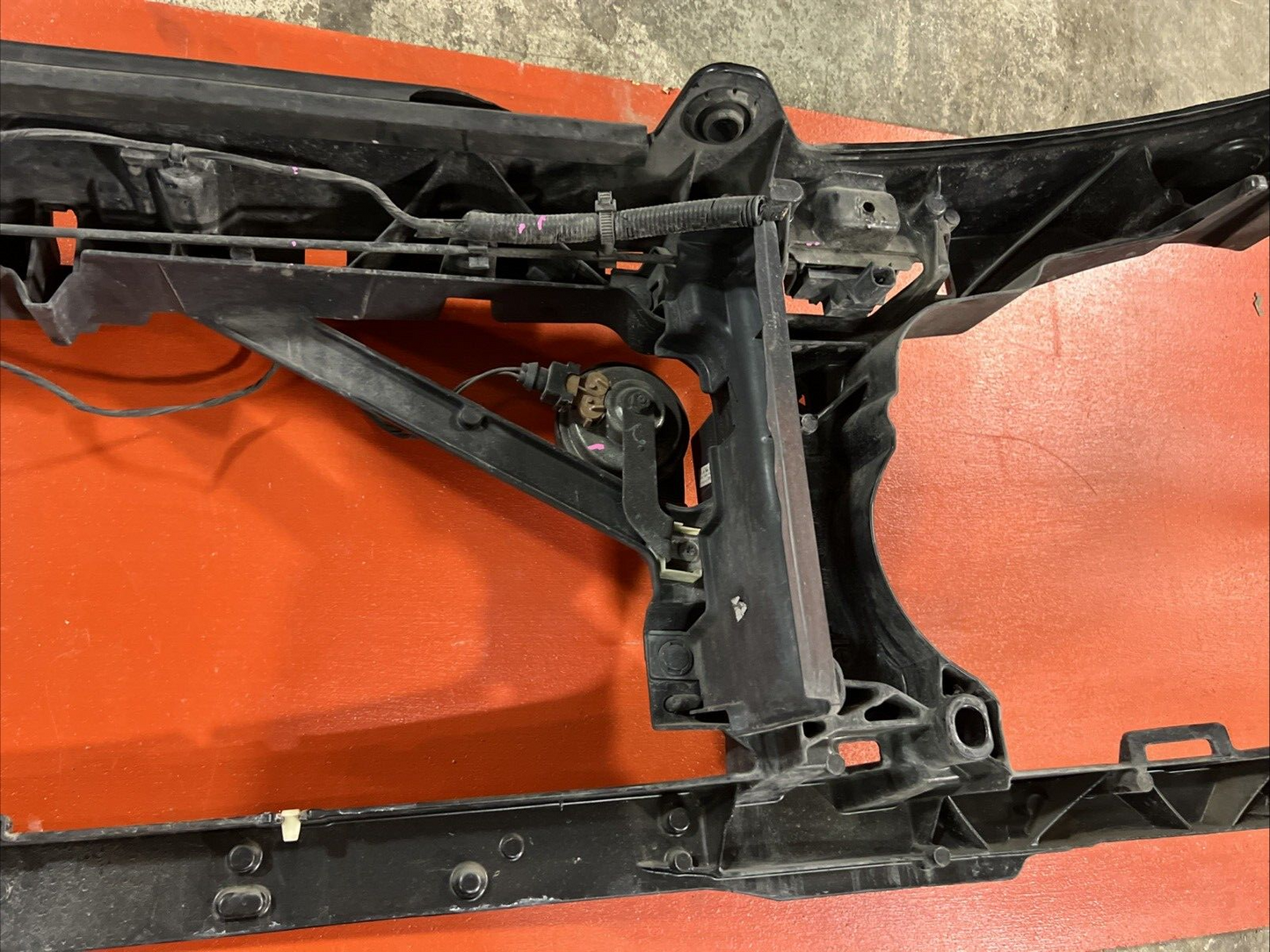 2005 - 2016 Land Rover Range Rover Sport / LR3 / LR4 Radiator Support