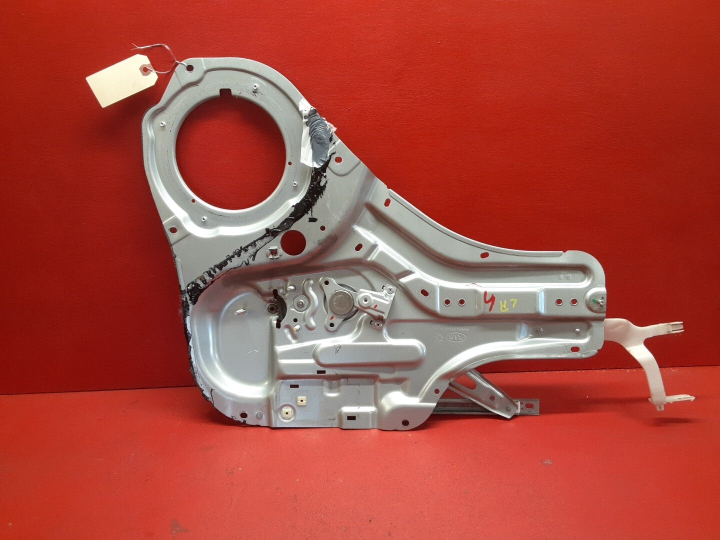 2010 2011 Kia Soul REAR LEFT DRIVER SIDE Window Regulator Assembly 834012K000