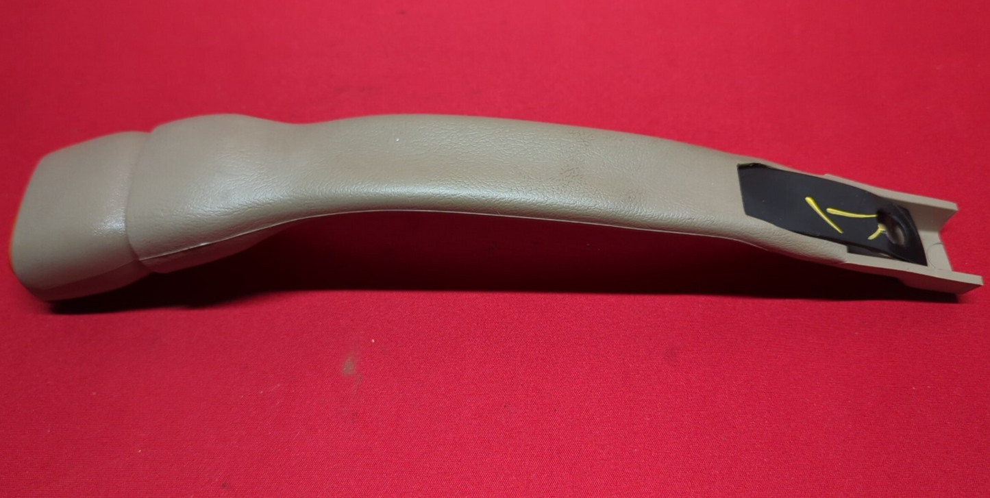 2001 - 2004 Grand Cherokee Front Right Seat Belt Buckle - Sandstone 5JQ221T5AA